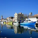 D'architecte Vue Port A 2 Pas De La *